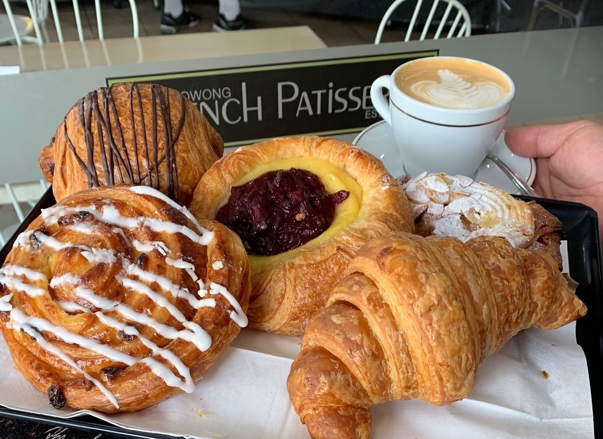 Exquisite French Patisserie Banner